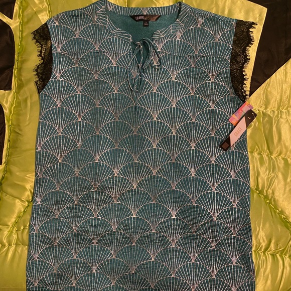 Lularoe Grace top - Picture 4 of 5